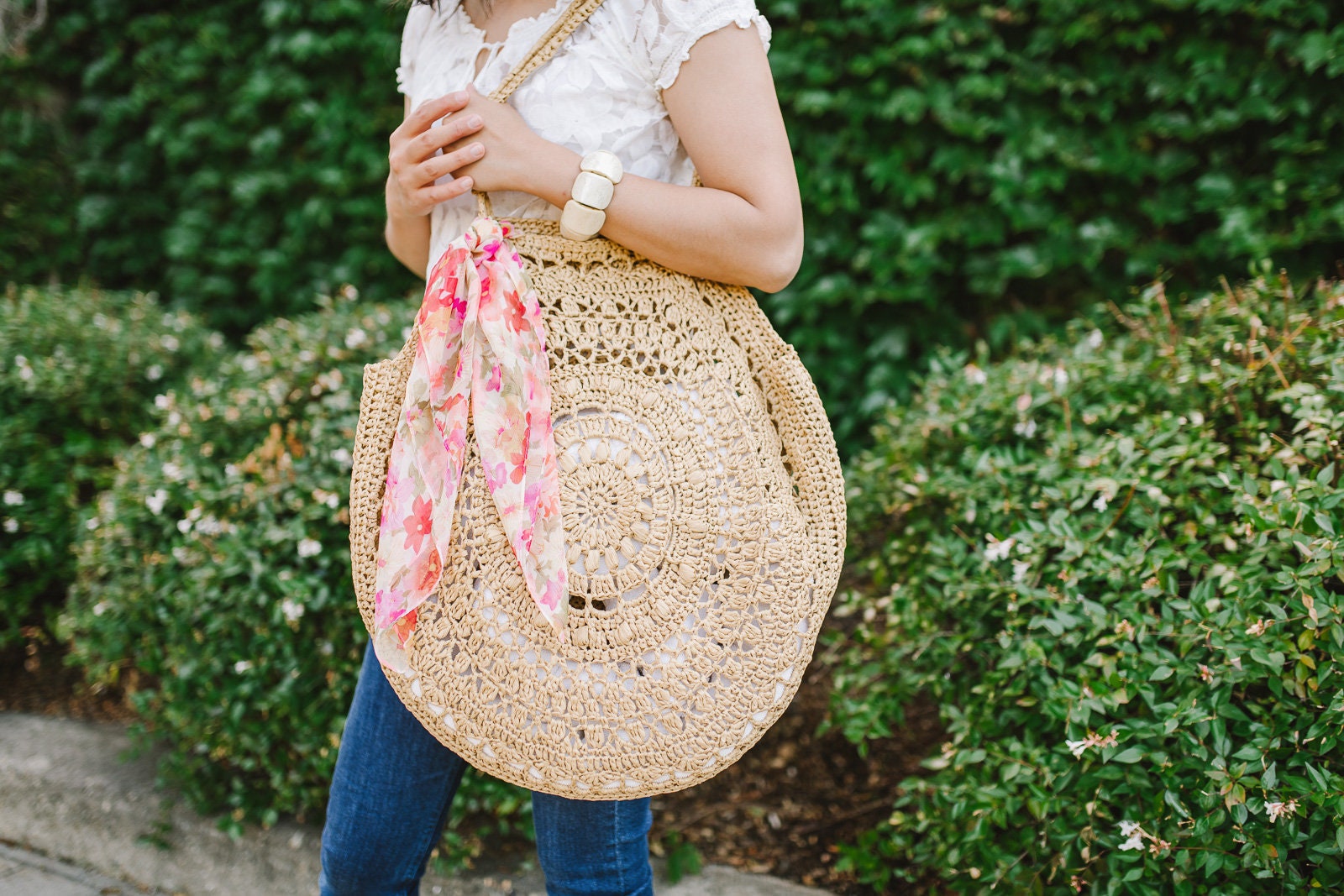 38 Sunburst Crochet Patterns for Blankets, Bags, Tops, and Home Decor 15 Crochet Pattern: Sunburst Circle Bag for Beach and Market
