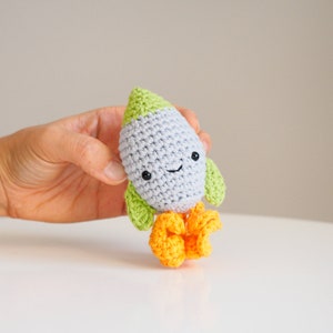 CROCHET PATTERN: Amigurumi Rocket