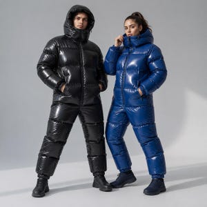 Conjunto de chaqueta y pantalón acolchados de nailon brillante, traje de invierno aislante con capucha, traje de esquí acolchado impermeable, ropa de exterior para clima frío.