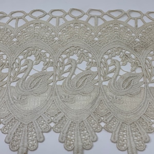 Vintage Lace Table Runner