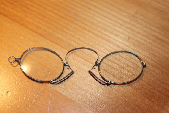 Antique Bow Spectacles - image 5