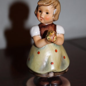 Vintage Rare Hummel Little Girl Holding Flowers For Mother Porcelain Figurine