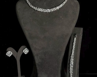 Set di gioielli da sposa di lusso, composto da collana, orecchini e bracciale con zirconi AAA, finitura color argento.