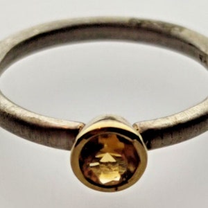 18ct Gold and Silver Yellow Citrine Gemstone Ring O - 18ct Yellow Gold