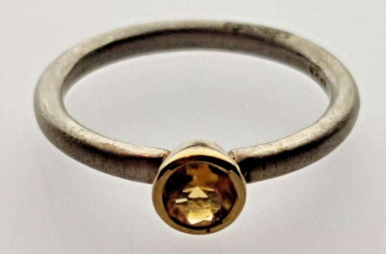 18ct Gold and Silver Yellow Citrine Gemstone Ring O - 18ct Yellow Gold