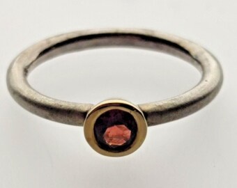 18ct Gold and Silver Red Garnet Natural Gemstones Ring N - 18ct Yellow Gold