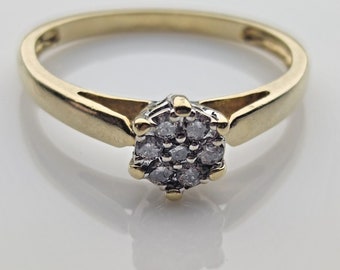 18ct Gold Diamond Ring 7 Diamonds 0.15ct Ring Size O 1/2 - 18ct Yellow Gold