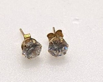 9ct Gold CZ Stud Earrings - Classic Elegant Design - Bridal Accessory