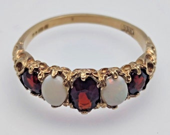 9ct Gold Ring Red Garnet and Opal Gemstones UK Ring Size Q - 9ct Yellow Gold