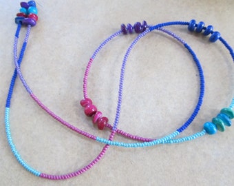 Hawaiianische Orchidee-Purple, Matte Blue, Turquoise und Fuschia Single Strand Waistperlen auf High Quality Beading Wire Sterling Silver Clasp