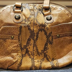 Borsa a mano vintage CHi Carlos Falchi in pelle con patchwork di pitone e design a cupola – Borsa firmata con manico superiore