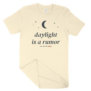 Daylight ist ein Gerücht Nachtschicht Shirt, sarkastisches Krankenschwester Tee für Nachtschicht Krankenschwestern Bild 5