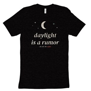 Daylight ist ein Gerücht Nachtschicht Shirt, sarkastisches Krankenschwester Tee für Nachtschicht Krankenschwestern Bild 9