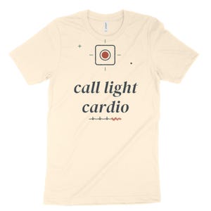 Camiseta de enfermera sarcástica con luz de llamada y cardiología, camiseta de enfermera para turno de noche, camiseta de enfermera de urgencias y UCI. imagen 4