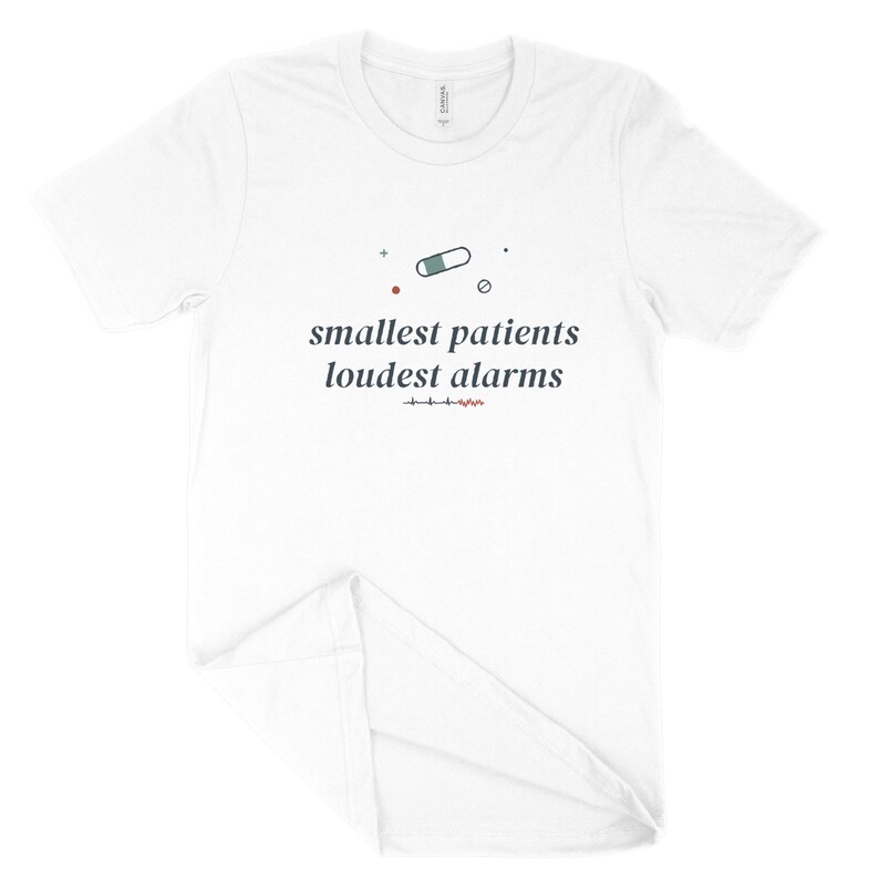 Camiseta "Pacientes Menores, Alarmes Mais Altos" para Enfermeiras da UTI Neonatal, Camiseta Sarcástica para Enfermeiras da UTI Neonatal, Presente para Enfermeiras da UTI Neonatal imagem 10