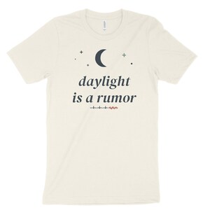 Daylight ist ein Gerücht Nachtschicht Shirt, sarkastisches Krankenschwester Tee für Nachtschicht Krankenschwestern Bild 6