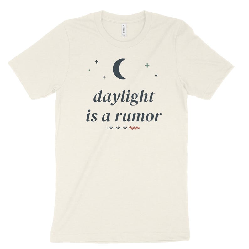 Daylight ist ein Gerücht Nachtschicht Shirt, sarkastisches Krankenschwester Tee für Nachtschicht Krankenschwestern Bild 6