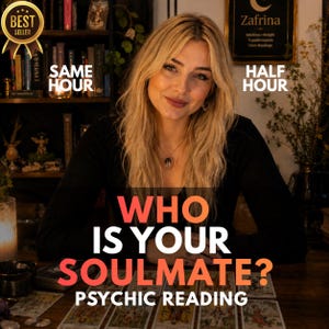 Op de afbeelding: Een blond persoon in een zwart shirt met lange mouwen zit achter een tafel met tarotkaarten. De tekst luidt: BEST SELLER, SAME HOUR, HALF HOUR, WHO IS YOUR SOULMATE? PSYCHIC READING en Zafrina Intuition Insight Transformation Tarot Readings.
