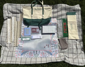 Juego de Mahjong americano con tapete, 160 fichas, soportes de perlas, diseño de pavo real, juego completo de Mahjong con bolsa de transporte.