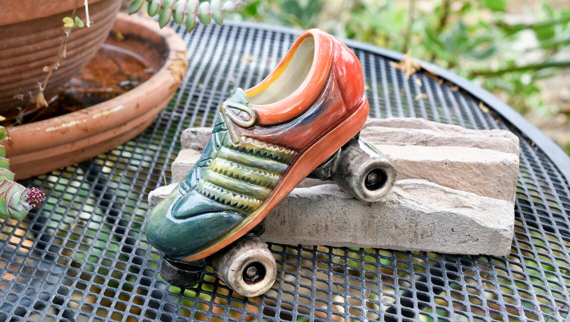 Succulent planter/pot Roller Skate Planter Peace Planter Etsy