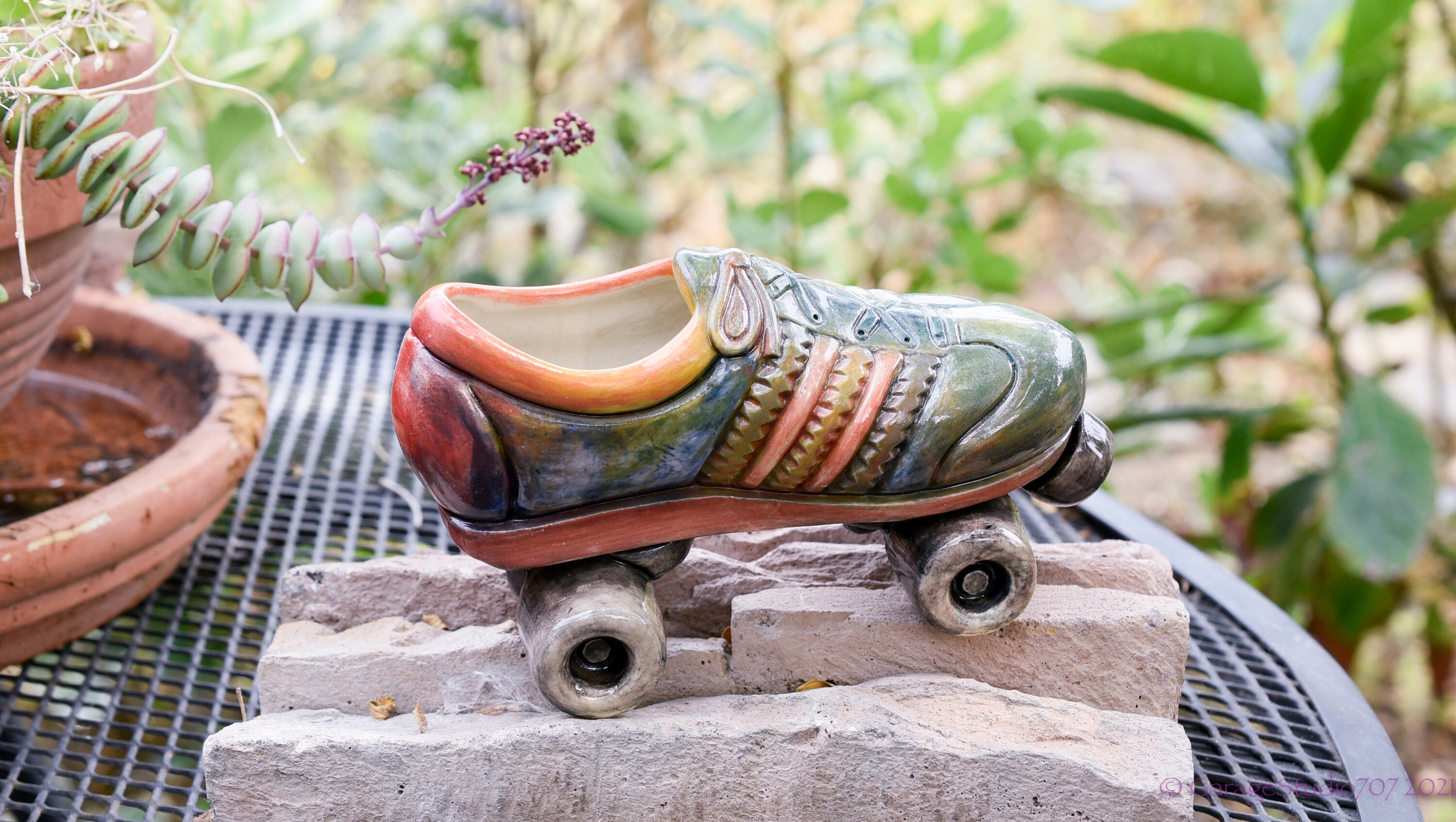 Succulent planter/pot Roller Skate Planter Peace Planter Etsy