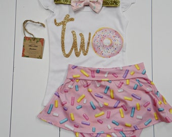 Two sweet donut birthday outfit- Donut bummies outfit- two Birthday donut outfit- Donut 2nd birthday