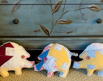 Piglets, Vintage Quilt, Recycled Quilts, Scrap Quilts, 3 Little Quiltlets, Farmhouse Decor, Barnyard Animals, Oink Oink READY TO SHIP