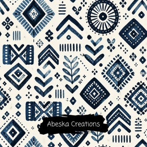 Op de afbeelding: Een herhalend patroon met donkerblauwe geometrische vormen, waaronder ruiten, chevrons, cirkels en bladachtige motieven op een crèmekleurige achtergrond. Een zwarte penseelstreek in het midden onderaan toont de witte tekst Abeska Creations.
