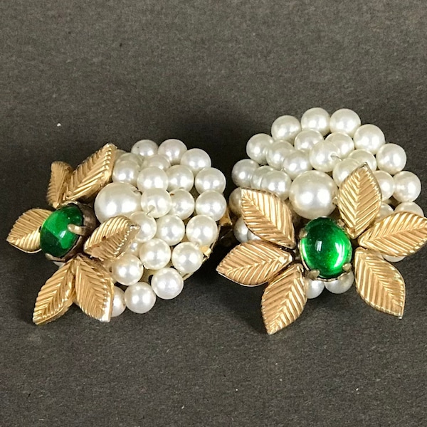 1960s boucles d’oreilles clips feuilles dorées et perles