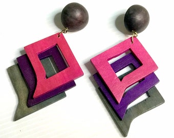1980s wood Earrings pink purple / Dangle and drop wood Earrings