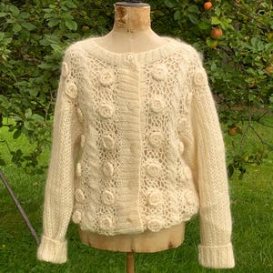 Pure mohair wool hand  knitted  cardigan ivory / Vintage 80s handmade pattern cardigan
