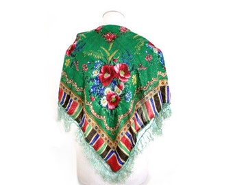 vtg BOHEMIAN SHAWL green fringe with roses