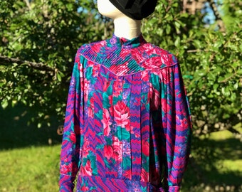 1980s René Derhy floral dress  ,purple floral rayon, long sleeves , pleated chest / 1980s fall floral back buttoned  dress