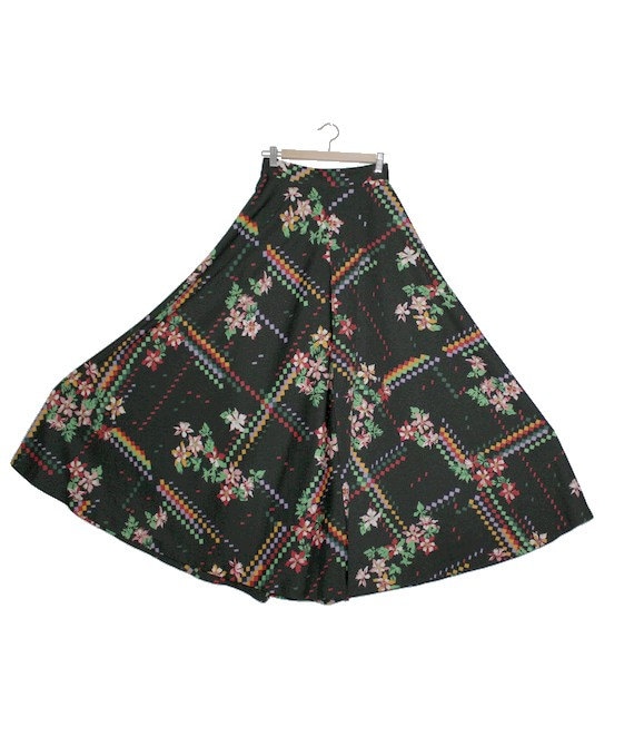 1970s Maxi Skirt printed /70s french boho maxi Ski