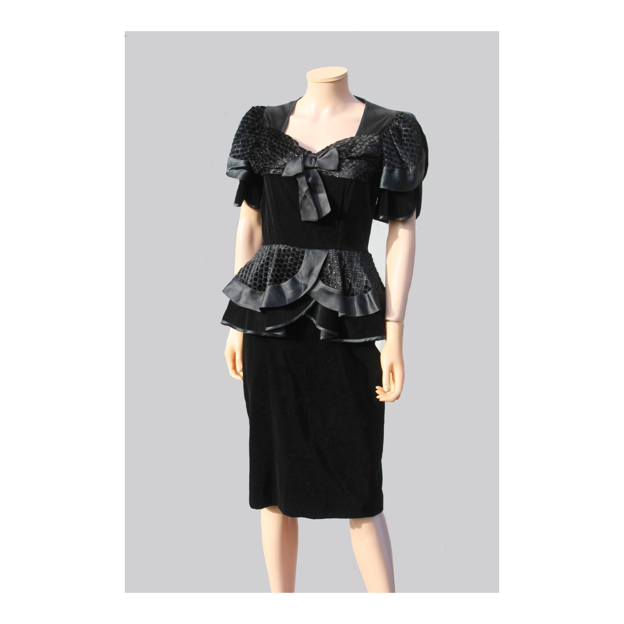 Buy online Black Embellished Cap Sleeved Peplum Dress from western wear for  Women by Vero Moda for ₹1749 at 50% off | 2024 Limeroad.com