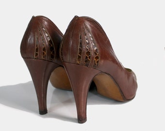 Zapatos de tacón de cuero marrón vintage / Tacones franceses de cuero de la década de 1970 y reptil us6.5 fr37.5 / stilettos franceses de los 70