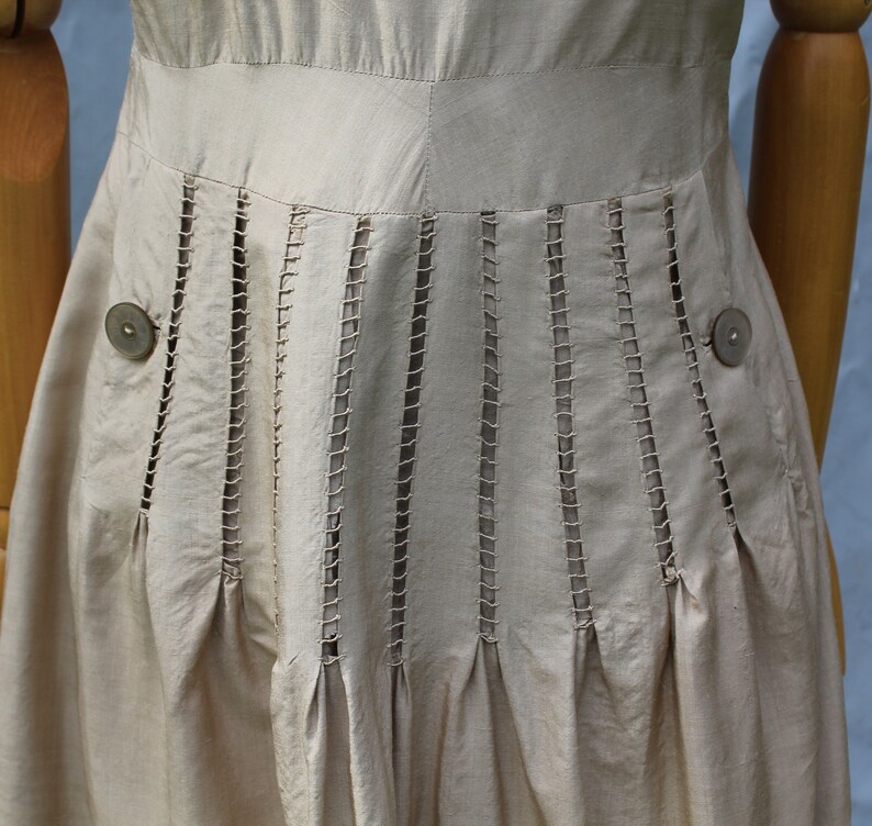 1940s silk dress / midi /beige/ hand tailored in France /embroidered silk dress image 3