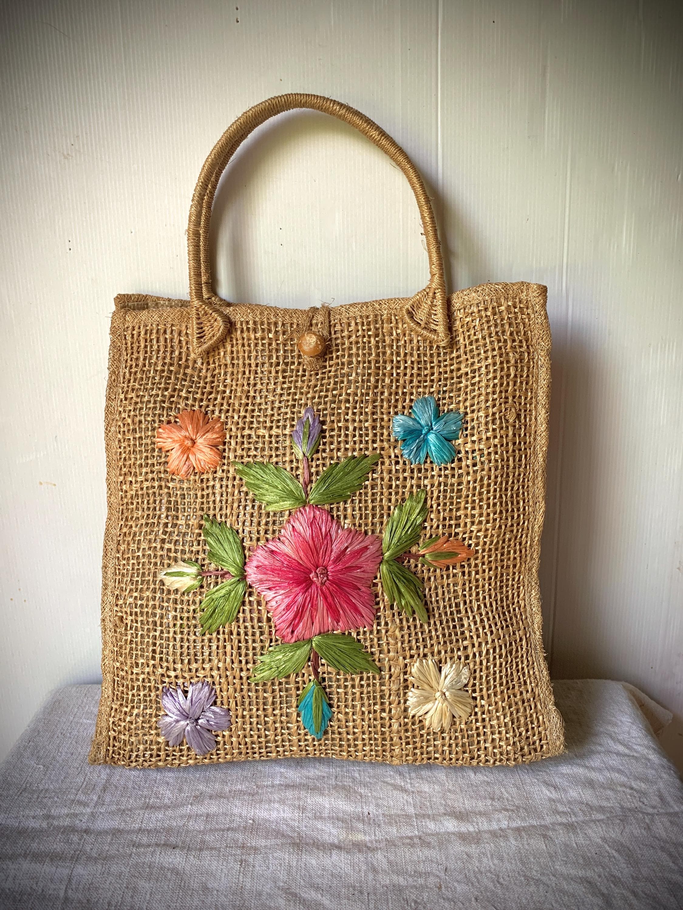 大きなストローバッグ、刺繍入りラフィアフラワー、ヴィンテージ 