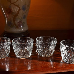 Vintage Punch Bowl Mug Set. Anchor Hocking Crown Point. Set of 4 Punch Mugs.  Eggnog Cups. Clear Glass. Replacement China.  - VG218