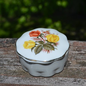 Mid Century Decor.  Japan Porcelain Trinket Box.  Scalloped Ceramic Keepsake Box with Lid. Yellow and Red Roses. Ring Dish.     - VBC43