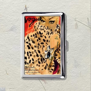 vogue cigarette holder Case A Token of Elegance: Cigarette