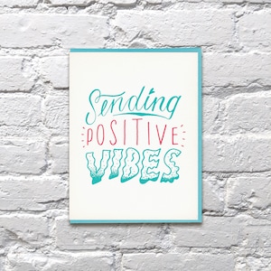 Enviando cartão tipográfico Positive Vibes