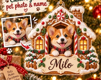 Gepersonaliseerd peperkoekhuisje met foto van uw huisdier, een uniek kerstcadeau voor hond of kat.