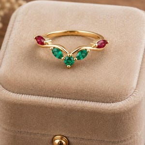 Rubin- och smaragdbladsring, öppen V-ring, naturinspirerad ring, förgylld ring i sterlingsilver, minimalistisk stapelbar ring, botaniska smycken