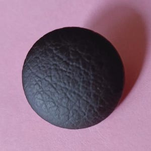 Knapp, öljettknapp, äkta läder, möbelknapp, 20 mm, för hantverk, sömnad, gör-det-själv, i svart