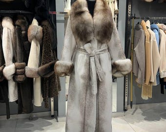 Manteau portefeuille en fourrure de vison avec col et poignets en fourrure de renard véritable, vêtement d'hiver ceinturé, couleur blanc cassé