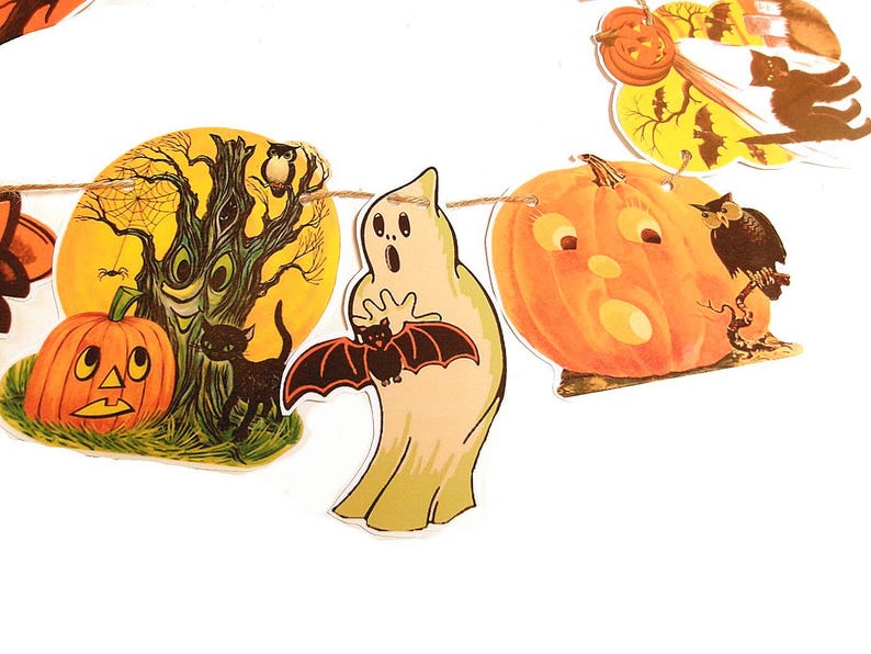 Retro Halloween Garland Laminated 10 Pc. Set B