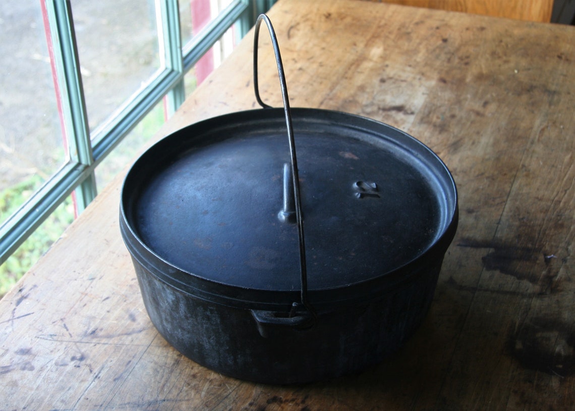 Large Vintage Cast Iron Camp Oven No. 12 12 Inch Dutch Oven Etsy
