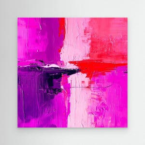 Puede incluir: Una pintura abstracta cuadrada con pinceladas gruesas y texturizadas de impasto en tonos vibrantes de magenta, rosa fuerte, rosa claro y morado intenso. Una franja horizontal de pintura negra atraviesa el centro, contrastando con los colores brillantes.