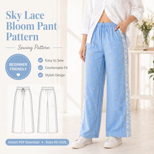 Puede incluir: Un patrón de costura para pantalones Sky Lace Bloom en tela azul claro con un pequeño estampado floral y paneles laterales de encaje blanco. El diseño incluye una cintura elástica con cordón, piernas anchas y una ilustración digital.